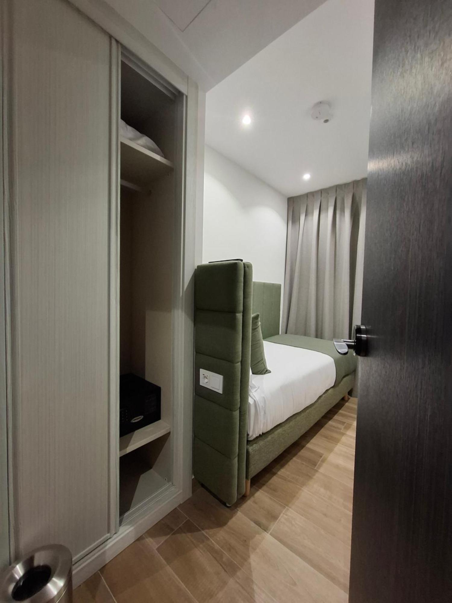 Hostal San Blas Madrid Exterior foto
